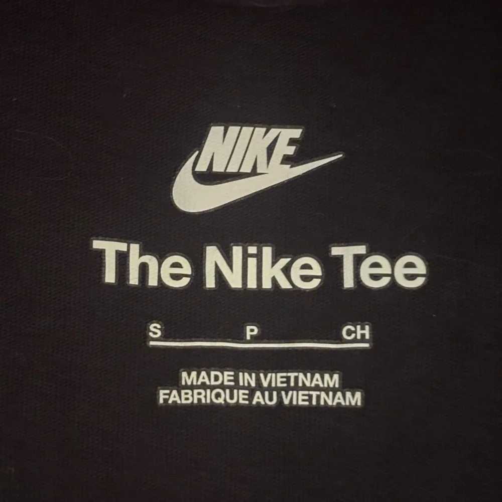 Nike Standard Fit The Nike Tee Size S - Picture 8 of 11
